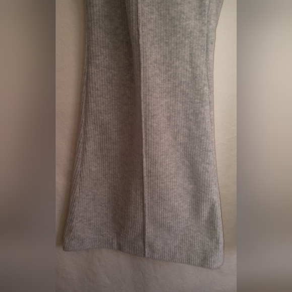 American Eagle Arie Gray Groove On High Waisted Ribbed Flared Pants M - Picture 3 of 5